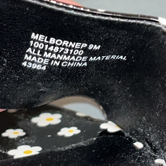 Wild Pair Womens Melborne Black w White Daisy Patent Platform Sandals Black 9 M - Picture 13 of 14